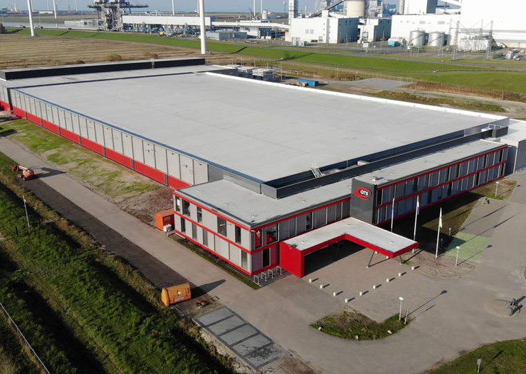 qts-datacenters-eemshaven-photo credit-Adam van Noort